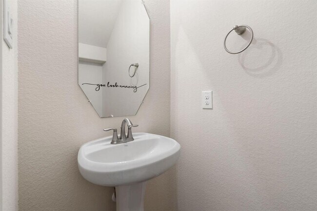 Building Photo - 24727 Lake Basin Ct