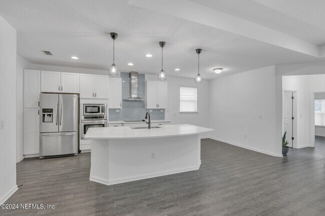 Building Photo - 13445 Cedar Hammock Wy