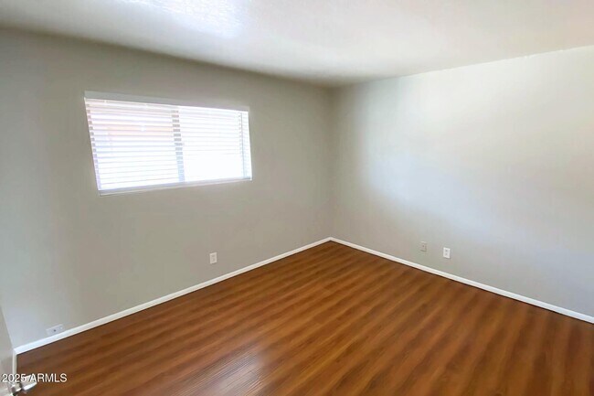 Building Photo - 208 S Doran