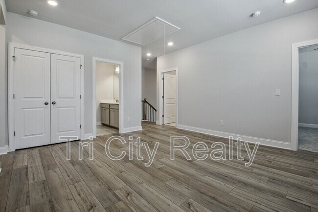 Building Photo - 602 Skye Ct
