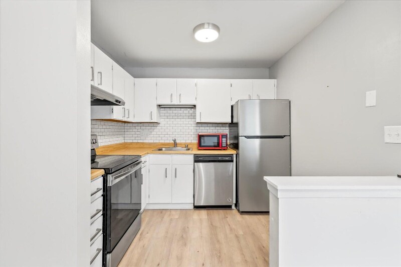 Building Photo - 9033 N Park Plaza Ct