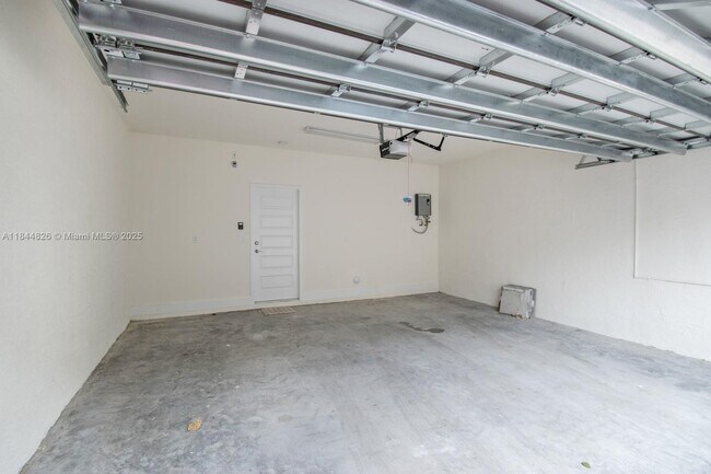 Building Photo - 4769 NW 83rd Pkwy