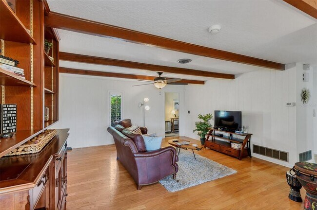 Building Photo - 2490 Lauder Dr