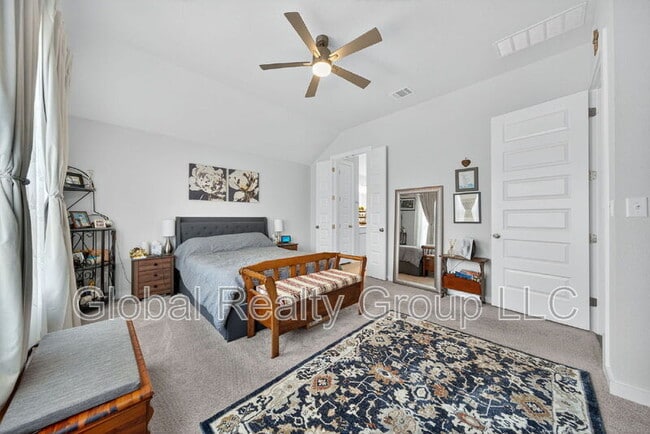 Building Photo - 2227 Quince Ave