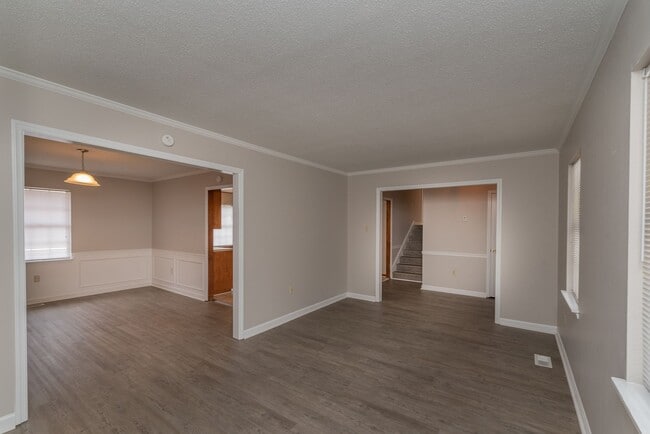 Building Photo - 3 Bed/2.5 Bath House for Rent in Martinez w/ Garage & Fenced Back Yard