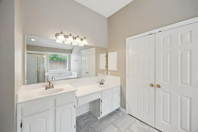 Building Photo - 5605 Belle Chasse Ln