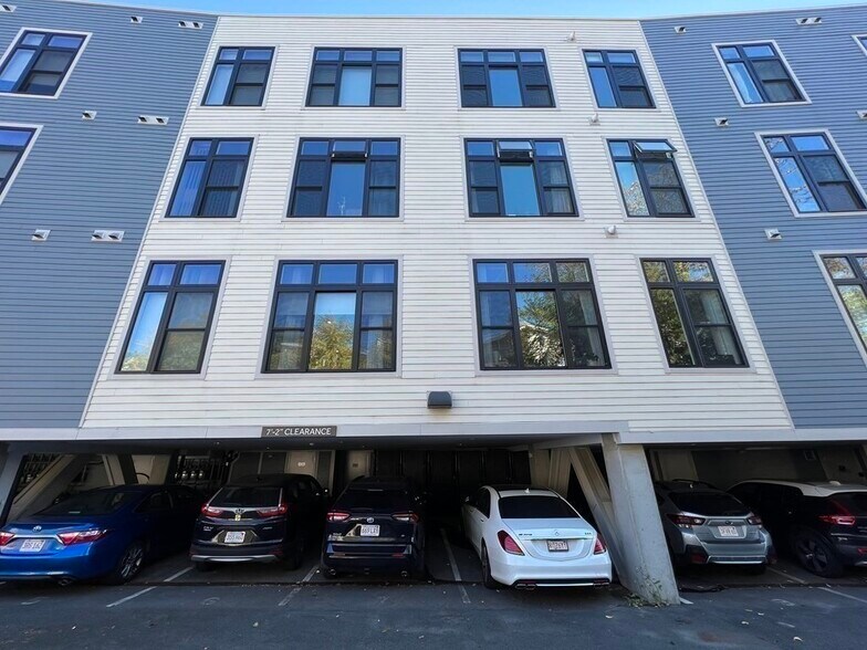 Building Photo - 197 Washington St