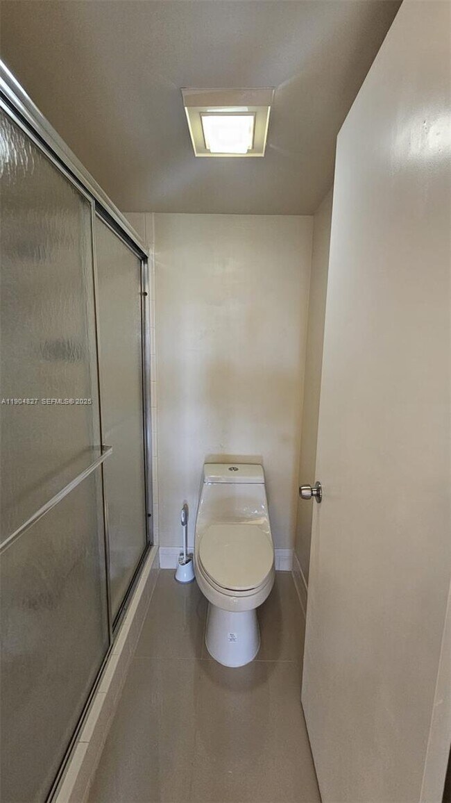 Building Photo - 1401 SW 128th Terrace