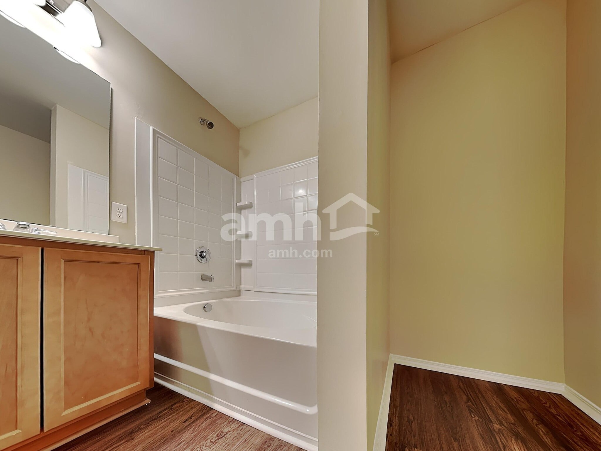 Building Photo - 423 Kerriann Ln