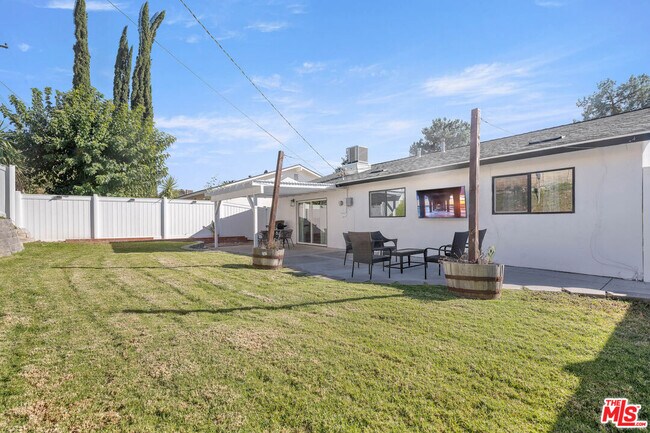 Building Photo - 19619 Ermine St