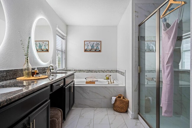 Building Photo - 4710 Sleepy Hollow Dr