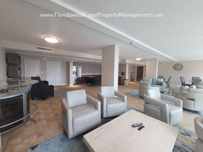 Building Photo - DOWNTOWN 15th FLOOR CONDO! 2 BEDROOM CONDO ! UPDATED! CITY VIEWS!