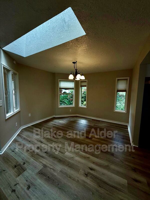 Building Photo - 1331 Westbrook Dr NW