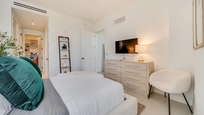 Building Photo - 1030 15th St