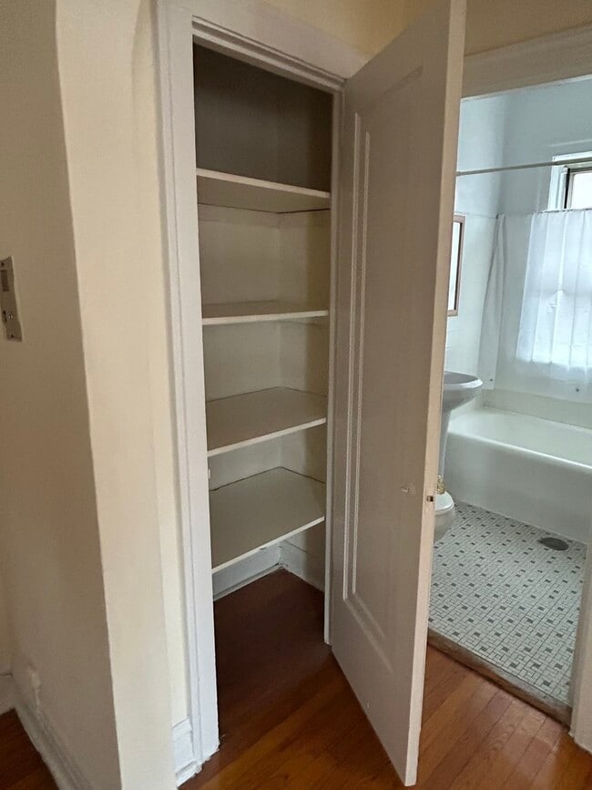 Building Photo - 4957 N Whipple St