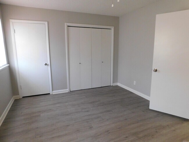 Building Photo - 2203 Fendley Dr