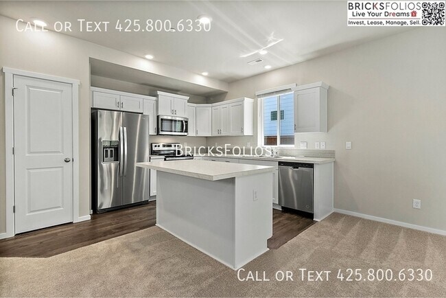 Building Photo - Exceptional Bremerton Home with Close to JBLM!
