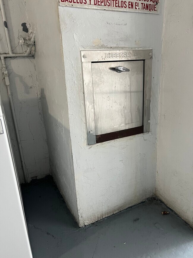 Building Photo - 2498 SW 17th Ave