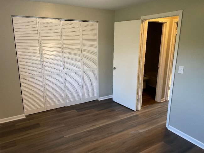 Building Photo - 532 Barnett Rd