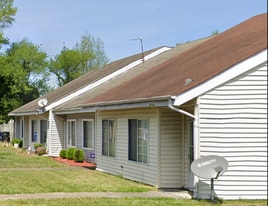 Building Photo - 4102 Greenwood Dr