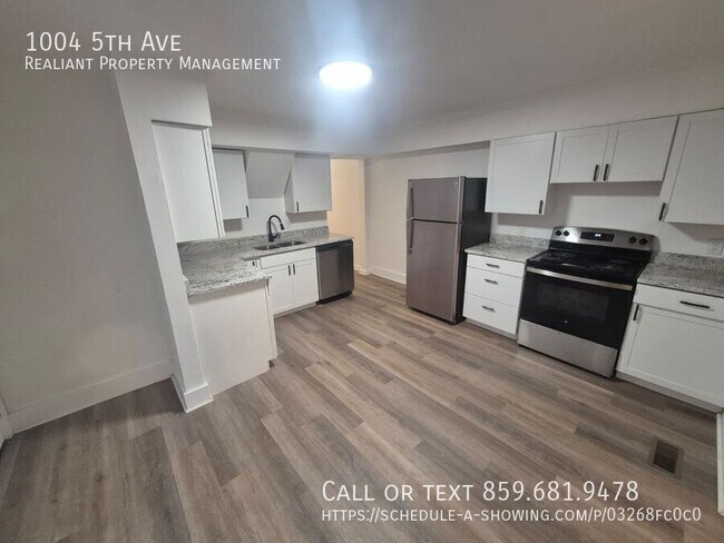 Building Photo - 1004 5th Ave