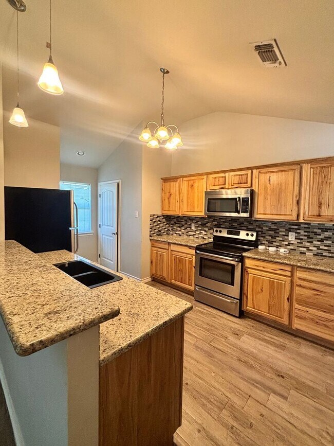 Building Photo - COMING SOON!! 4 Bedroom Home Near ASU!!!