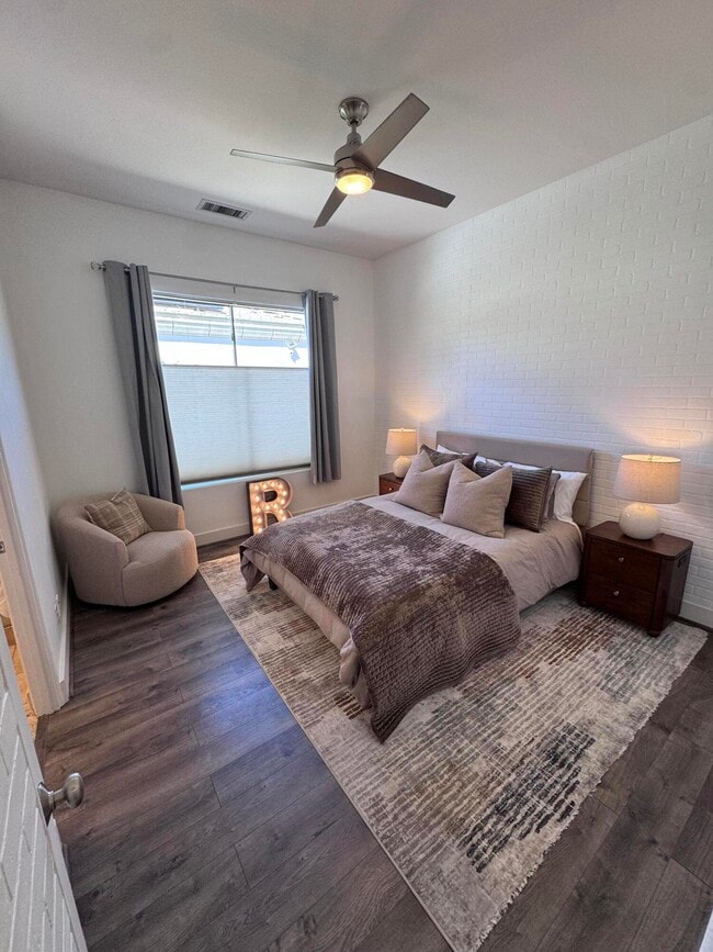 Building Photo - 102 Cll Los Hibiscos