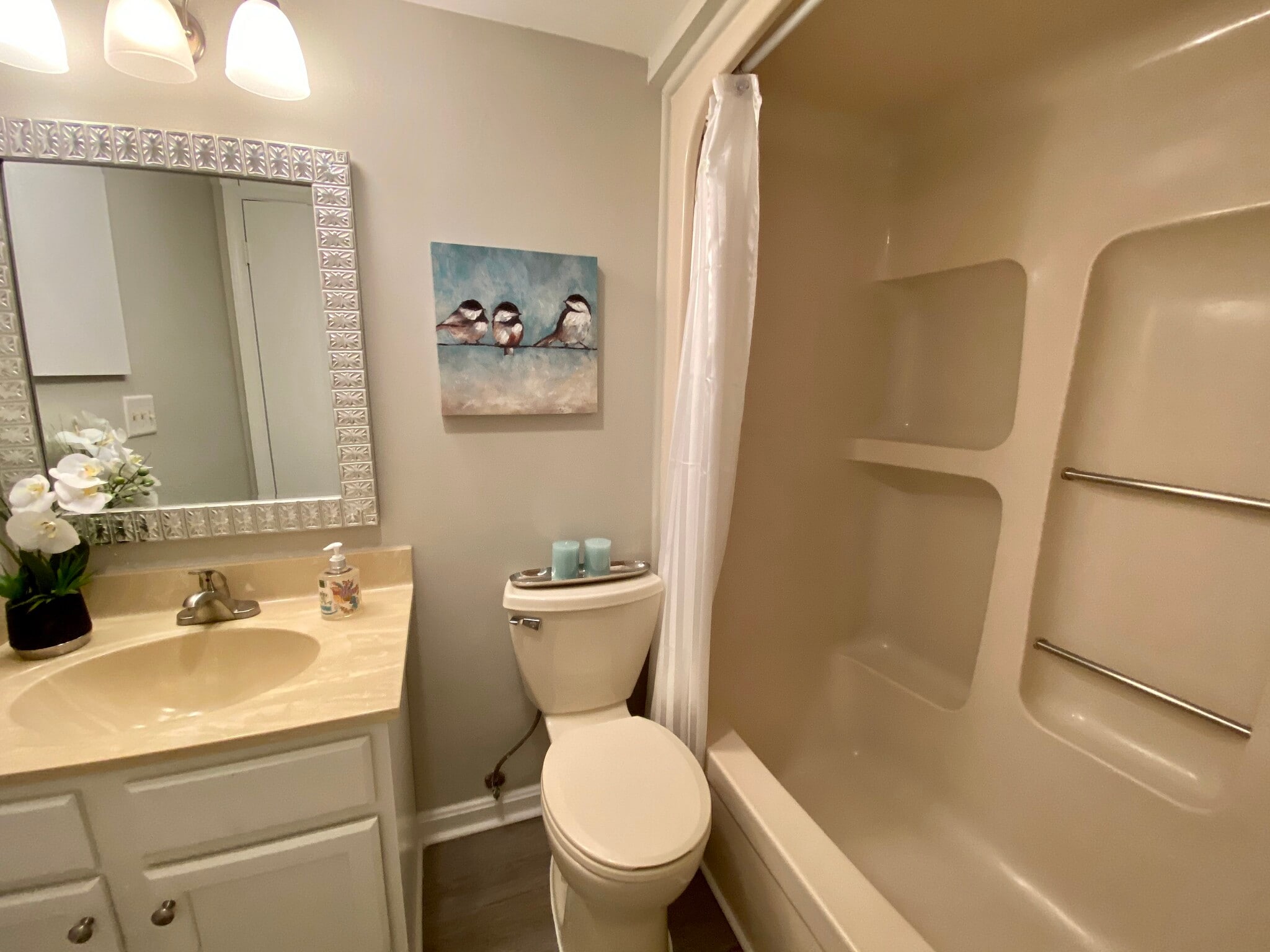 Building Photo - 26D Queen Anne Way