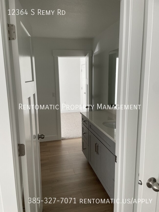 Building Photo - 12364 Remy Rd