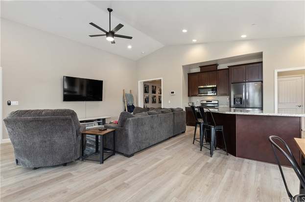 Building Photo - 655 Catala Wy
