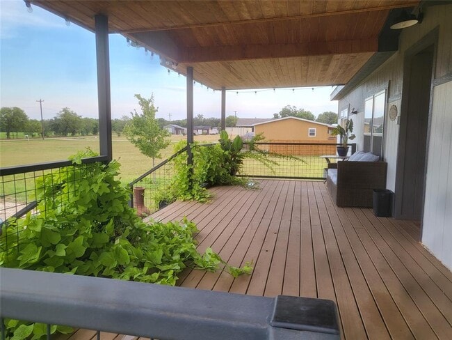 Building Photo - 192 Lazy River Ln