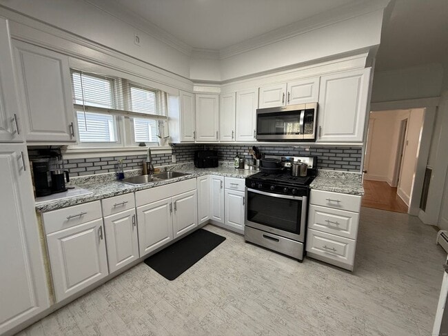 Building Photo - 1049 Campbell Ave