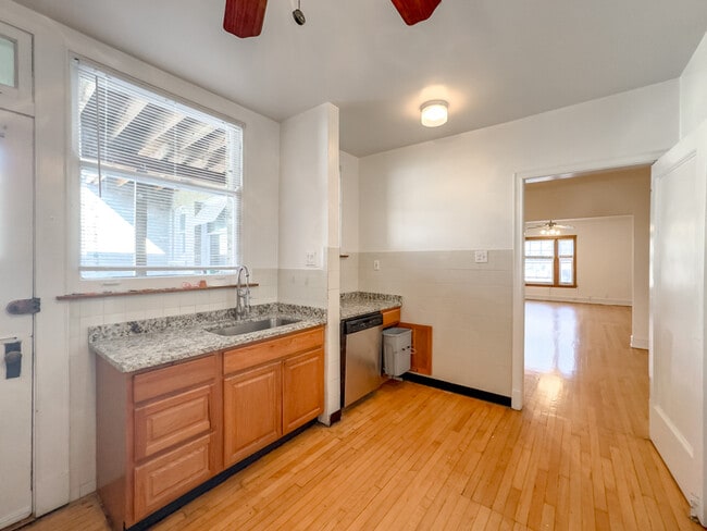 Building Photo - 6300 N Glenwood Ave