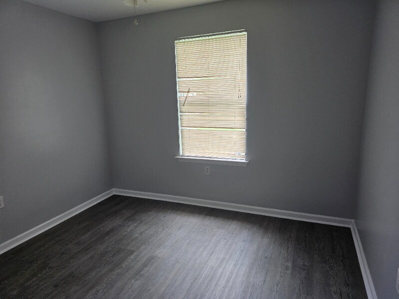 Building Photo - 4416 Rhodes Dr