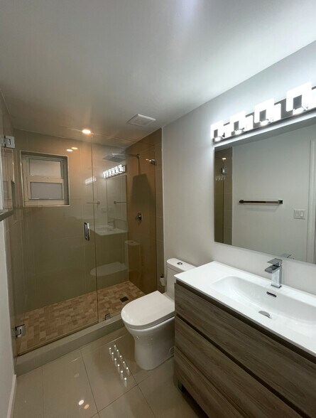Building Photo - 607 Velarde Ave