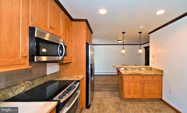 Building Photo - 306 Cedar Hill Rd