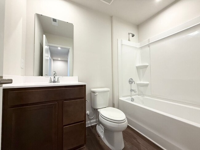 Building Photo - Modern 3-Bedroom Townhouse with Garage & P...