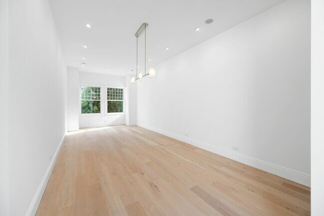 Building Photo - 1074 Filbert St
