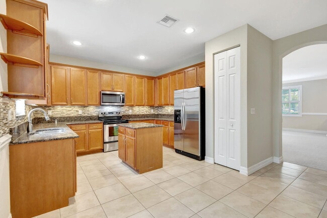 Building Photo - 575 Dakota Dr