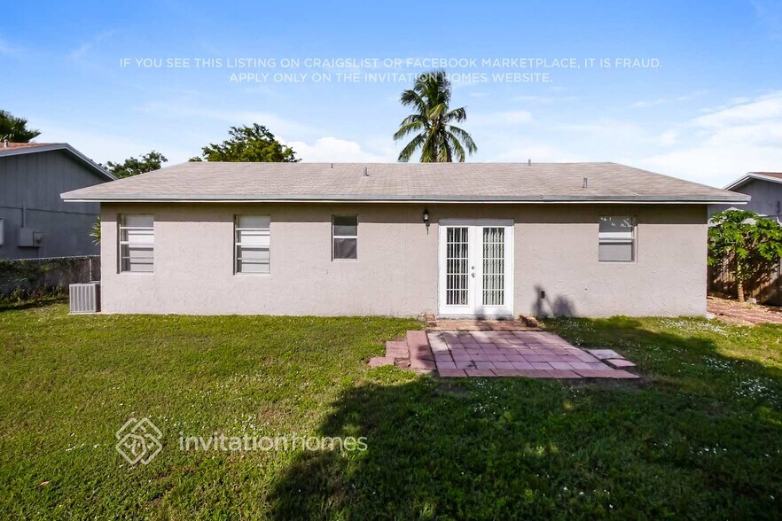 Building Photo - 7750 NW 45th Ct