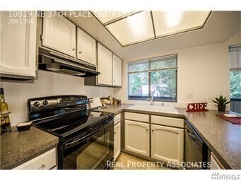 Building Photo - 10819 NE 37th Pl