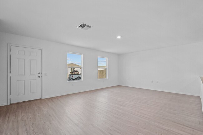 Building Photo - 910 Stricker Path