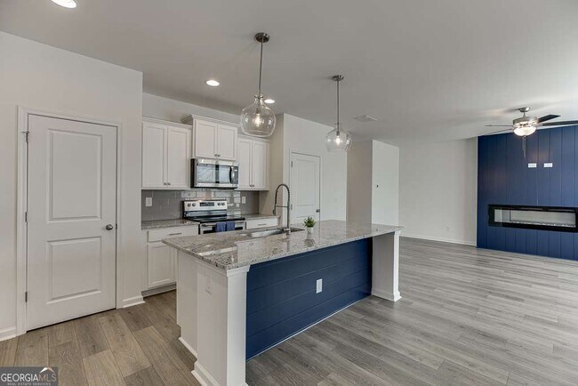 Building Photo - 198 Blue Dragon Dr