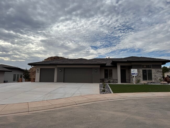 Primary Photo - 1593 E Dihedral Dr