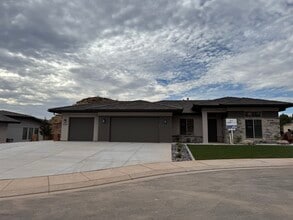 Building Photo - 1593 E Dihedral Dr