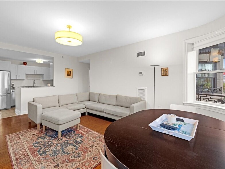 Building Photo - 391 Commonwealth Ave