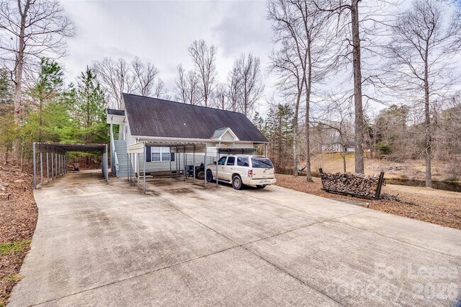 Building Photo - 5988 Quarter Mile Rd