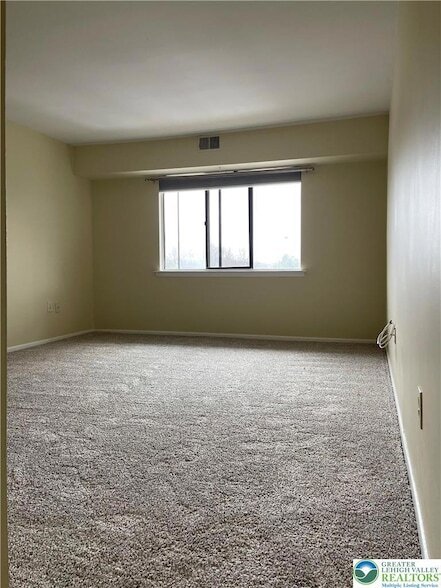 Building Photo - 1590 Alta Dr
