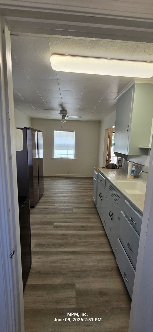 Building Photo - Large 1 bed 1 bath home on its own lot