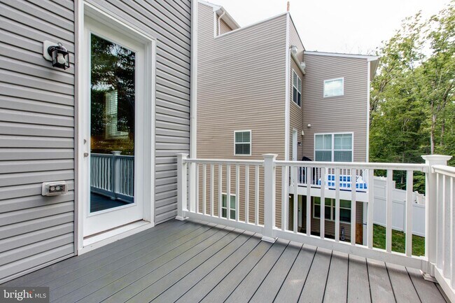 Building Photo - 2546 Buckthorn Dr